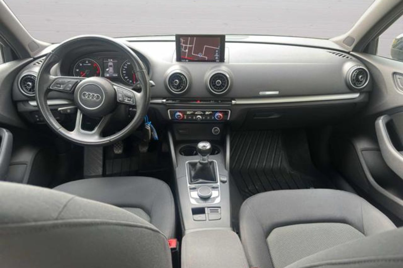 AUDI A3 SPB 1.6 TDI 116 CV Business | Tetto