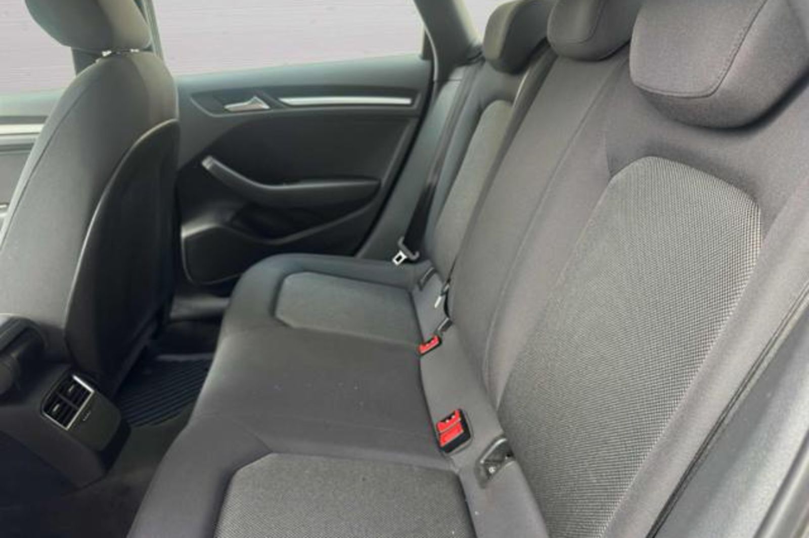 AUDI A3 SPB 1.6 TDI 116 CV Business | Tetto