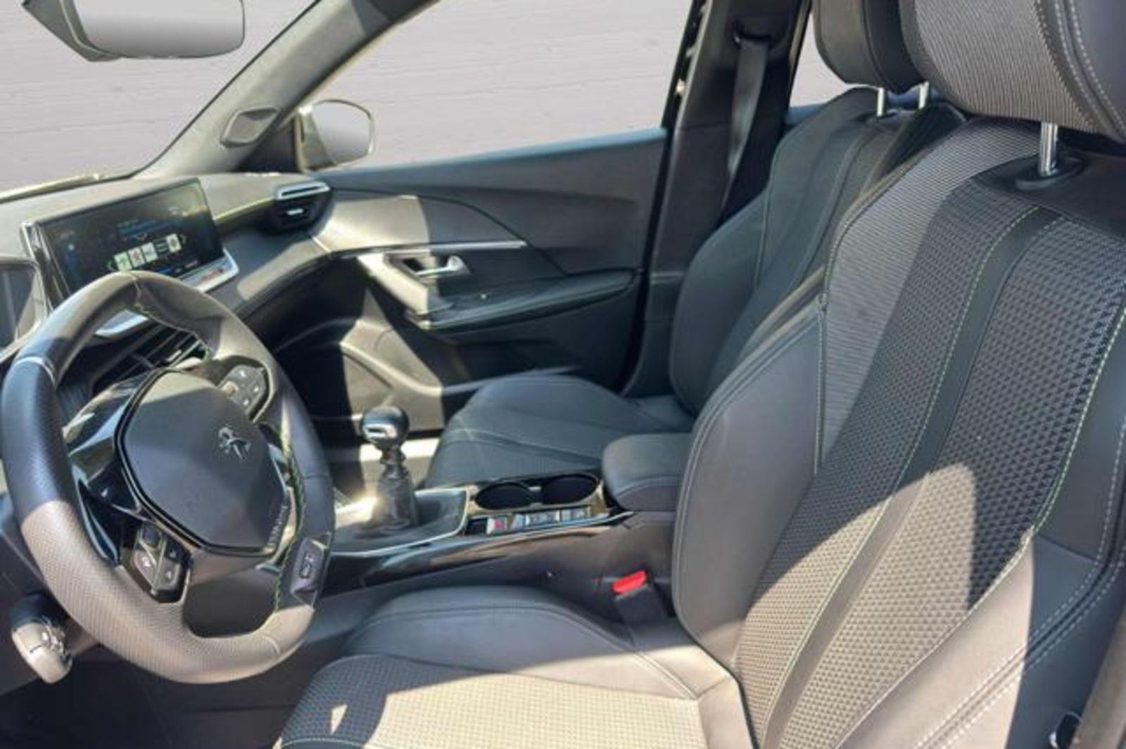 PEUGEOT 2008 PureTech 130 S&S GT