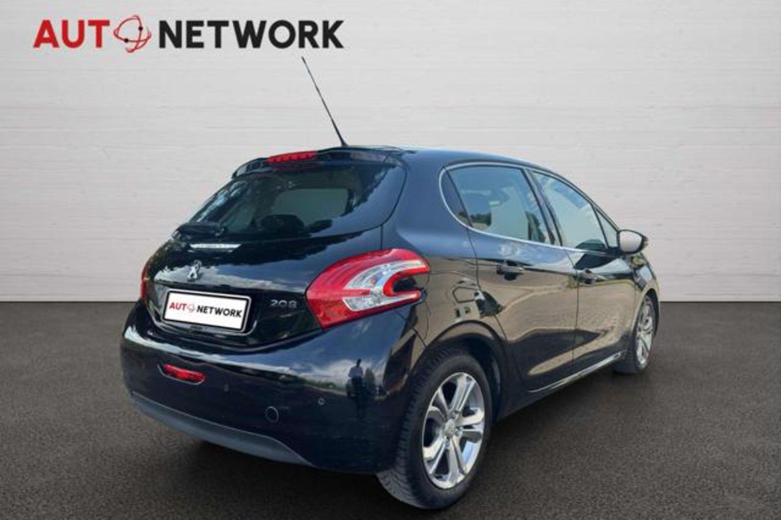 PEUGEOT 208 1.4 8V HDi 68CV 5p. Allure