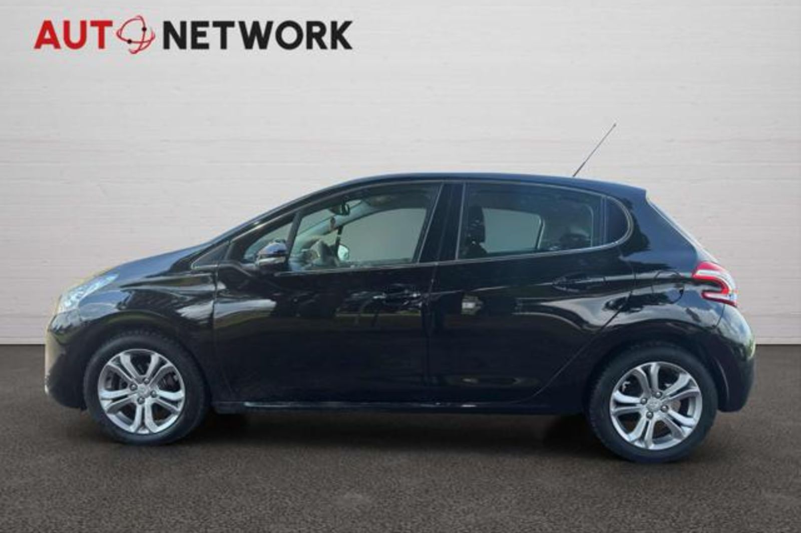 PEUGEOT 208 1.4 8V HDi 68CV 5p. Allure
