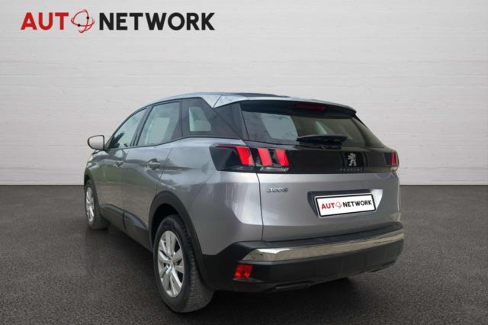 PEUGEOT 3008 BlueHDi 130 S&S EAT8 Business