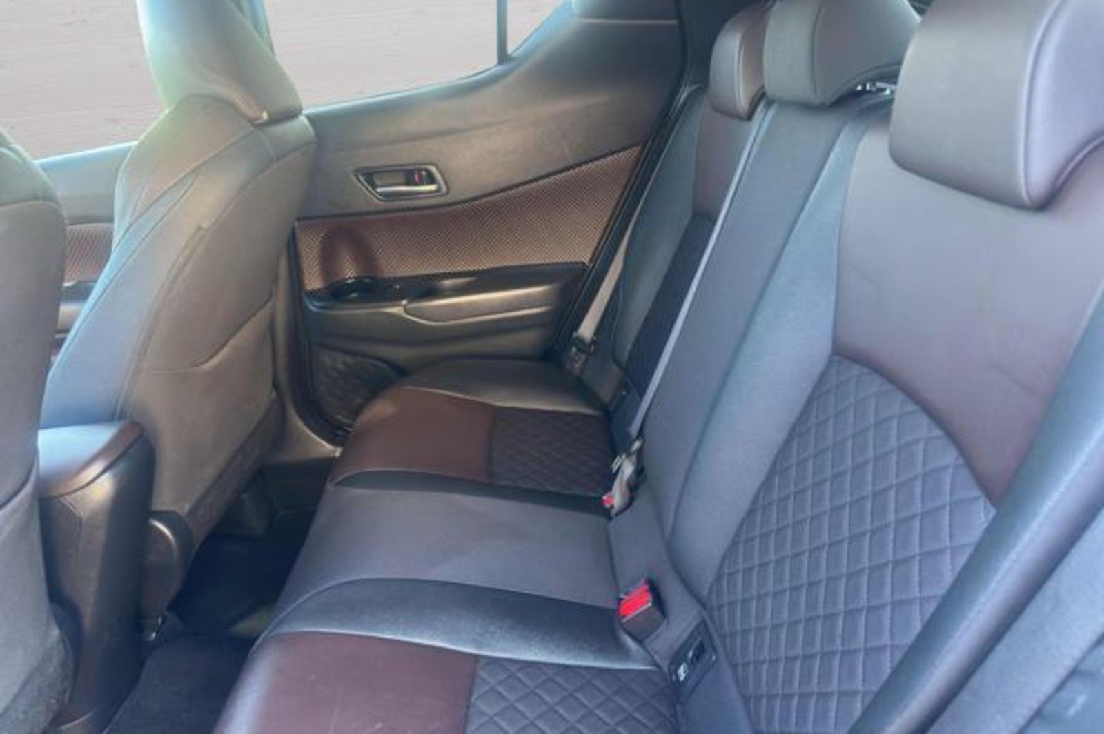 TOYOTA C-HR 1.8 Hybrid E-CVT Lounge