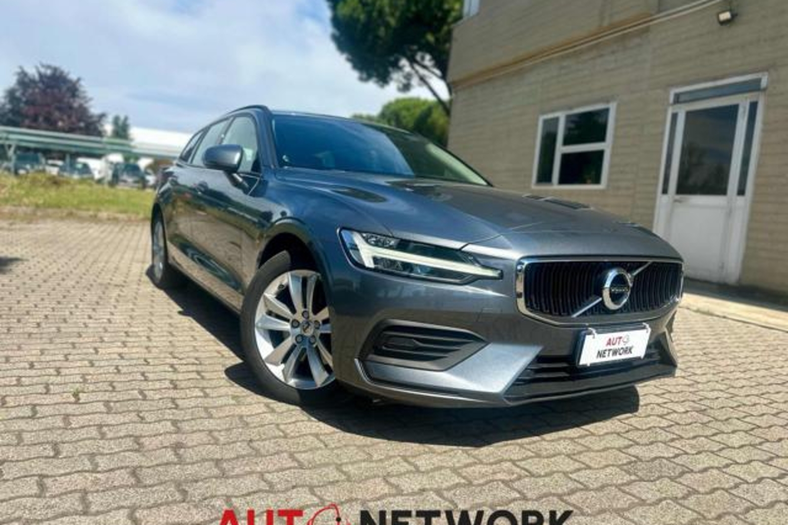 VOLVO V60 B4 (d) Geartronic Momentum Business