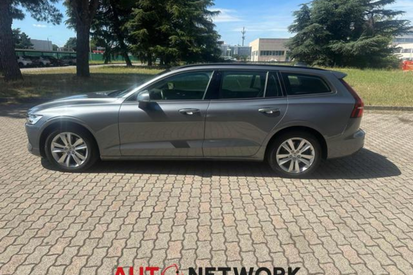 VOLVO V60 B4 (d) Geartronic Momentum Business