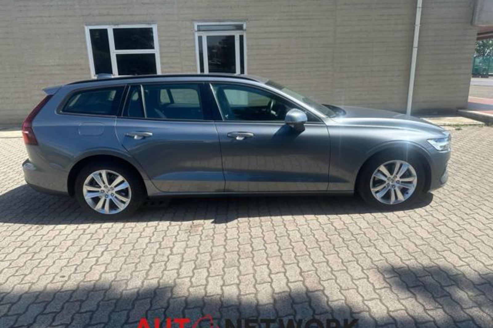 VOLVO V60 B4 (d) Geartronic Momentum Business